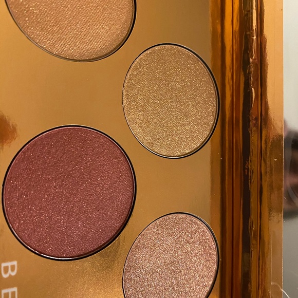 💋🎉HOST PICK 🥂🎀NIB Becca go for the glow!! - Picture 4 of 7